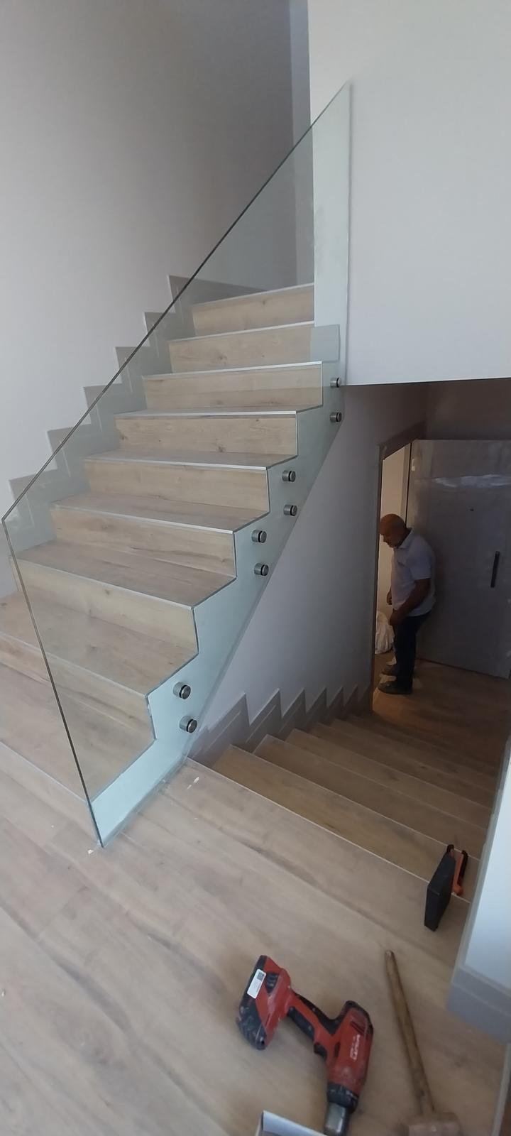 Takozlu Cam Korkuluk Sistemleri